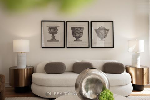 Photo 35 at 3 Mansard Drive, Jefferson, Richmond Hill