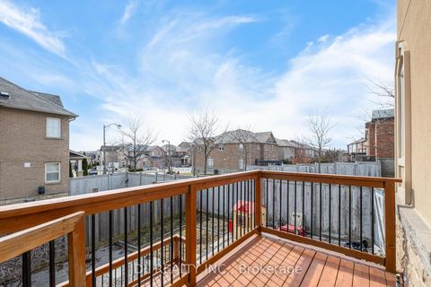 Photo 47 at 3 Mansard Drive, Jefferson, Richmond Hill