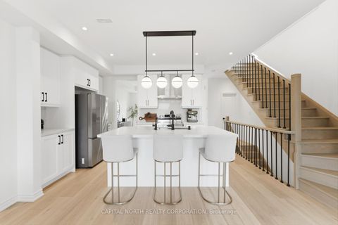 Photo 8 at 32 Holyrood Crescent, Kleinburg, Vaughan