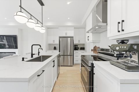 Photo 13 at 32 Holyrood Crescent, Kleinburg, Vaughan