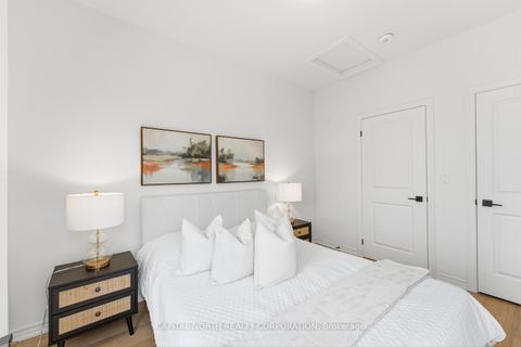 Photo 34 at 32 Holyrood Crescent, Kleinburg, Vaughan