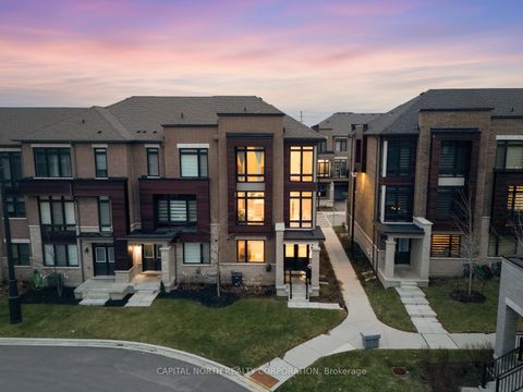 Photo 45 at 32 Holyrood Crescent, Kleinburg, Vaughan