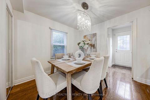 Photo 14 at 188 Maplehurst Avenue, Willowdale East, Toronto