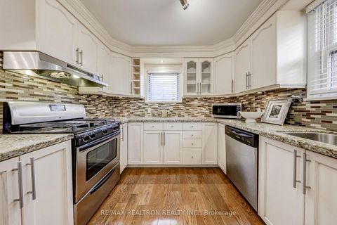 Photo 19 at 188 Maplehurst Avenue, Willowdale East, Toronto