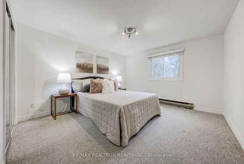 Photo 30 at 188 Maplehurst Avenue, Willowdale East, Toronto