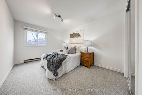 Photo 31 at 188 Maplehurst Avenue, Willowdale East, Toronto