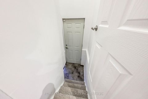 Photo 34 at 188 Maplehurst Avenue, Willowdale East, Toronto