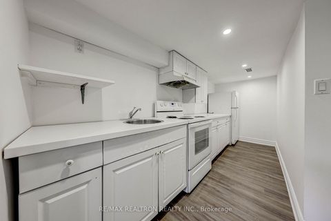 Photo 39 at 188 Maplehurst Avenue, Willowdale East, Toronto