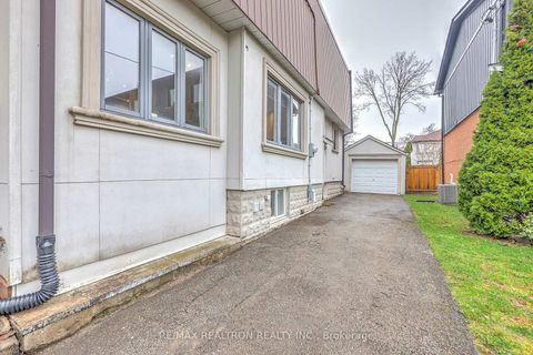 Photo 40 at 188 Maplehurst Avenue, Willowdale East, Toronto