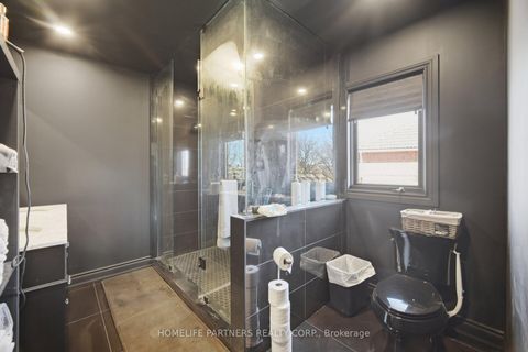 Photo 36 at 27 Marconi Avenue, East Woodbridge, Vaughan