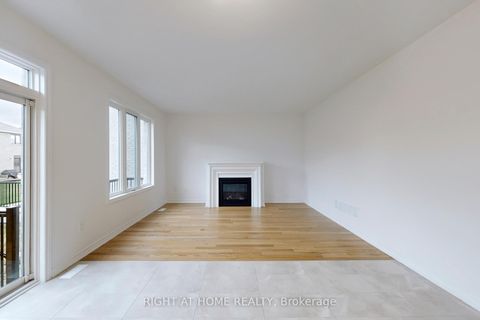 Photo 4 at 40 Ainslie Hill Crescent, Sutton & Jackson's Point, Georgina