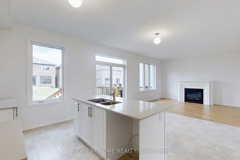 Photo 12 at 40 Ainslie Hill Crescent, Sutton & Jackson's Point, Georgina