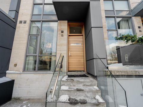 Photo 2 at 15 - 850 Richmond Street W, Niagara, Toronto