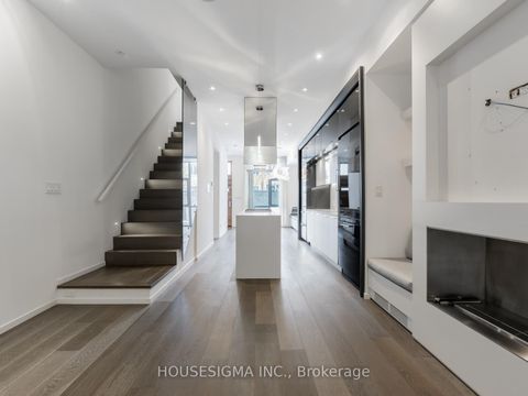 Photo 13 at 15 - 850 Richmond Street W, Niagara, Toronto