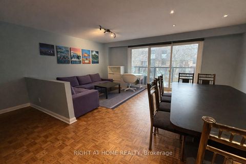 Photo 5 at 22 - 6 Glade Carse Way, Branson, Toronto