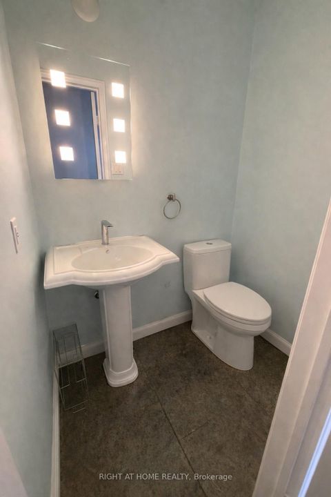 Photo 14 at 22 - 6 Glade Carse Way, Branson, Toronto