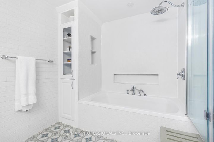 Photo 33 at 85 Sherwood Avenue, Mount Pleasant East, Toronto