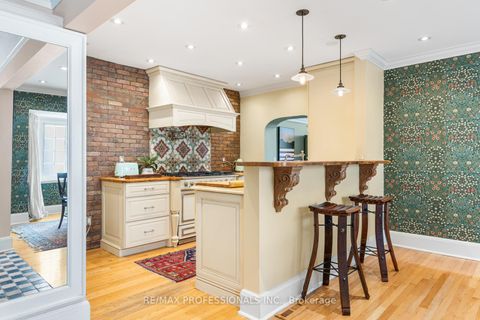 Photo 15 at 85 Sherwood Avenue, Mount Pleasant East, Toronto
