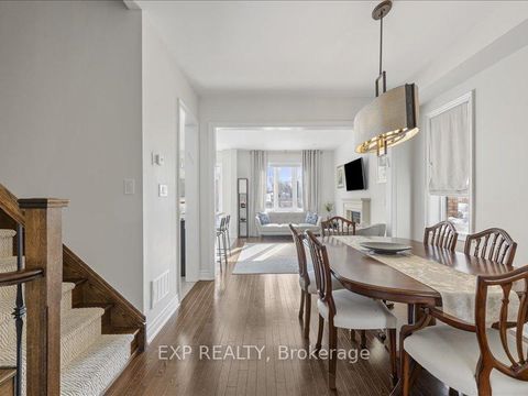 Photo 2 at 7 Goldthread Terrace, Bathurst Manor, Toronto