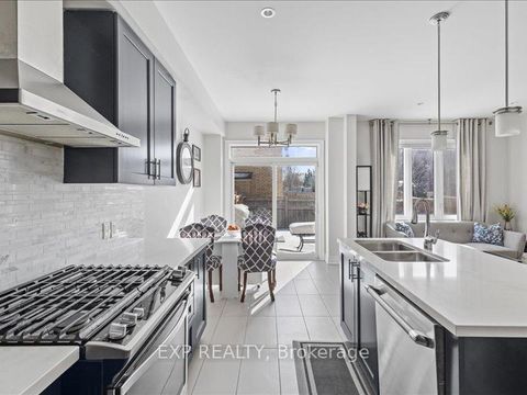 Photo 4 at 7 Goldthread Terrace, Bathurst Manor, Toronto