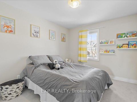 Photo 10 at 7 Goldthread Terrace, Bathurst Manor, Toronto