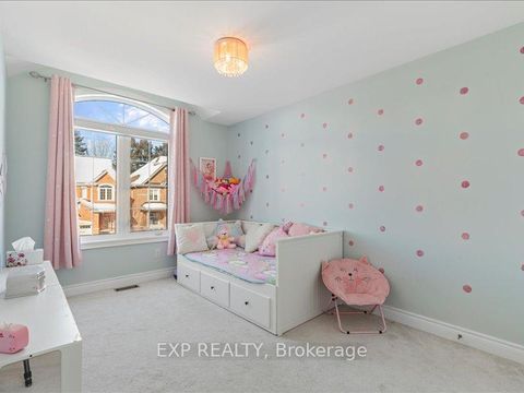 Photo 11 at 7 Goldthread Terrace, Bathurst Manor, Toronto