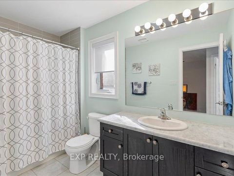 Photo 12 at 7 Goldthread Terrace, Bathurst Manor, Toronto