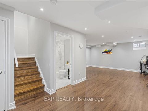 Photo 13 at 7 Goldthread Terrace, Bathurst Manor, Toronto