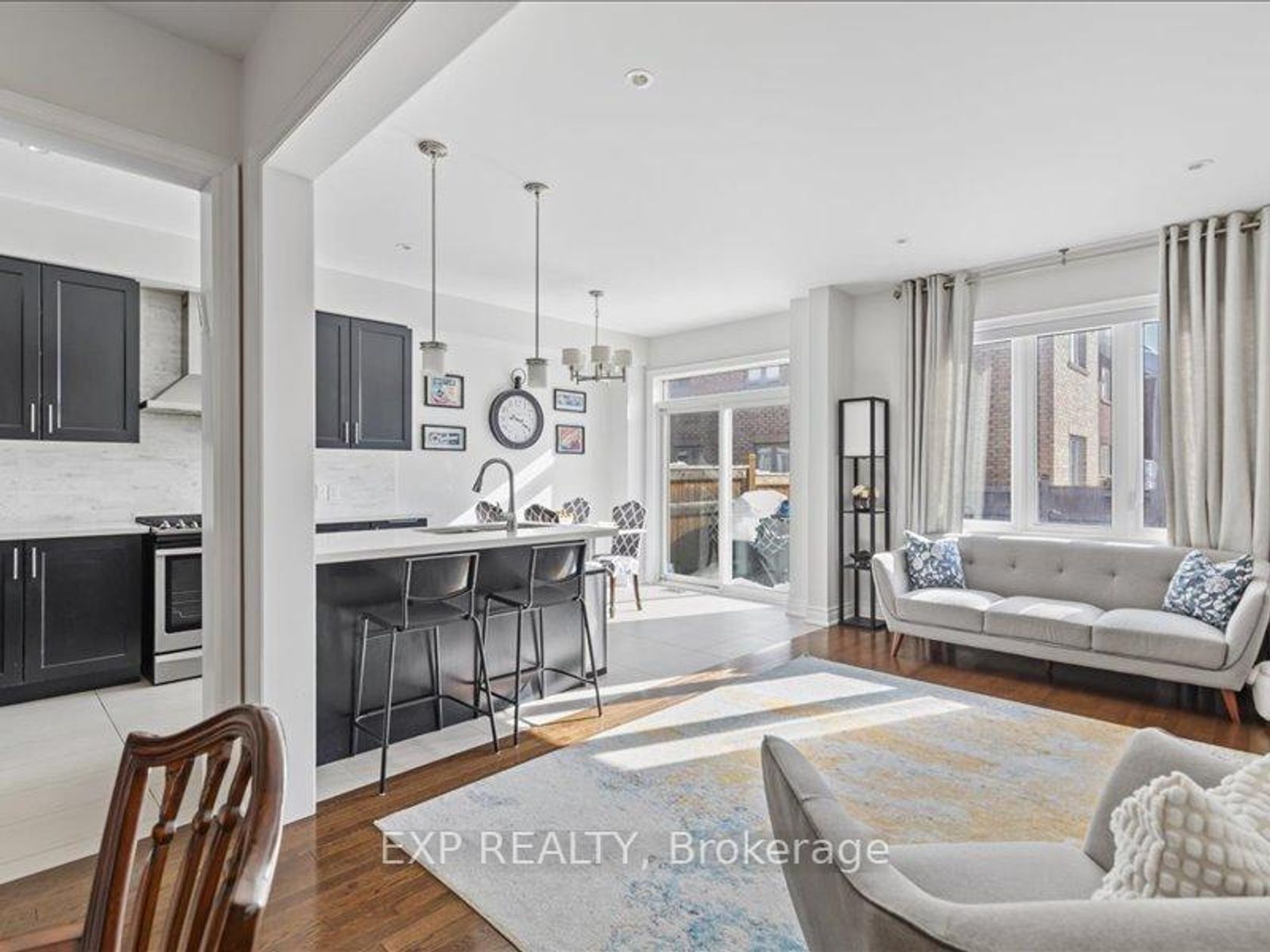 7 Goldthread Terrace, Bathurst Manor, Toronto photo number 2