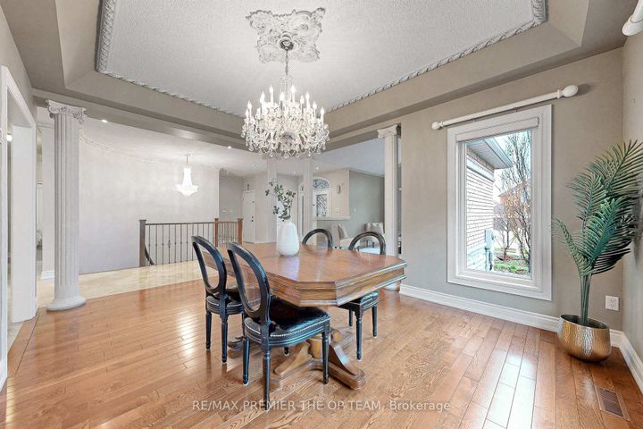 Photo 15 at 165 Novaview Crescent, East Woodbridge, Vaughan