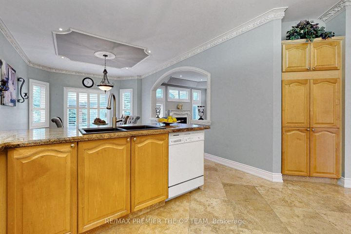 Photo 19 at 165 Novaview Crescent, East Woodbridge, Vaughan