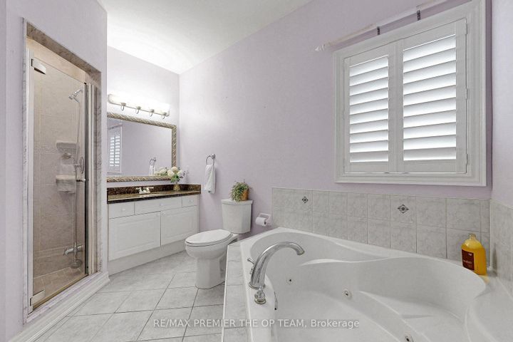 Photo 31 at 165 Novaview Crescent, East Woodbridge, Vaughan