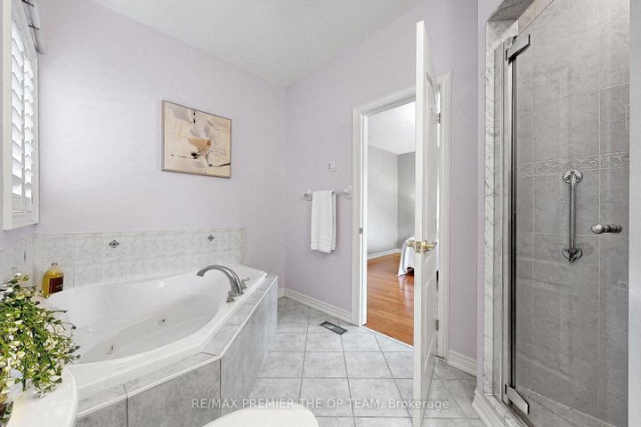 Photo 32 at 165 Novaview Crescent, East Woodbridge, Vaughan