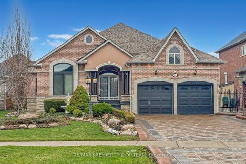 Photo 1 at 165 Novaview Crescent, East Woodbridge, Vaughan