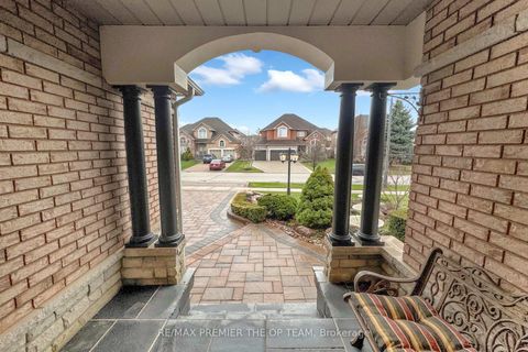 Photo 6 at 165 Novaview Crescent, East Woodbridge, Vaughan