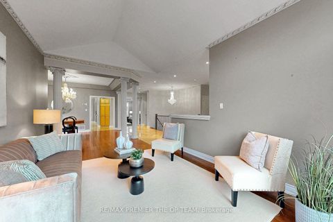 Photo 12 at 165 Novaview Crescent, East Woodbridge, Vaughan