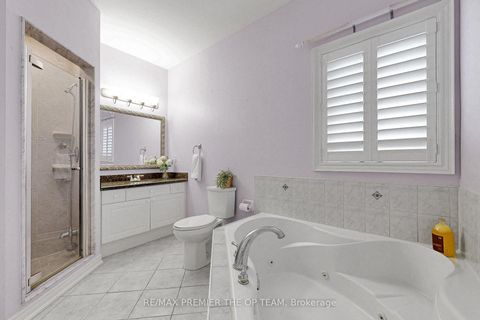 Photo 31 at 165 Novaview Crescent, East Woodbridge, Vaughan