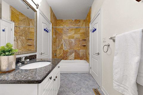 Photo 38 at 165 Novaview Crescent, East Woodbridge, Vaughan