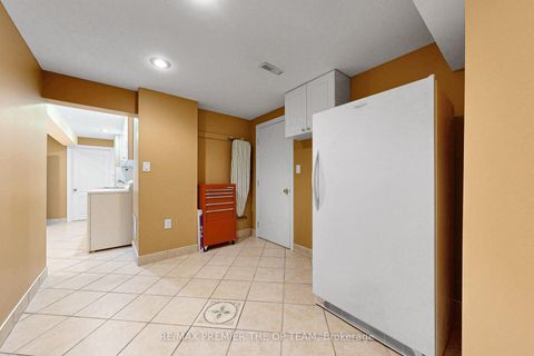 Photo 43 at 165 Novaview Crescent, East Woodbridge, Vaughan