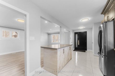 Photo 2 at 54 Saratoga Drive, Bendale, Toronto