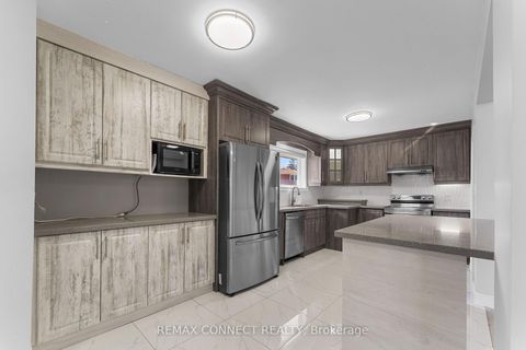 Photo 8 at 54 Saratoga Drive, Bendale, Toronto