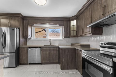 Photo 11 at 54 Saratoga Drive, Bendale, Toronto