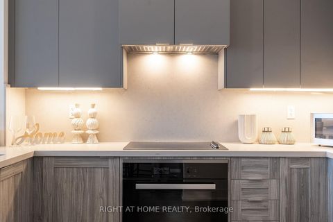 Photo 11 at 109 - 2908 Highway 7 Road, Concord, Vaughan