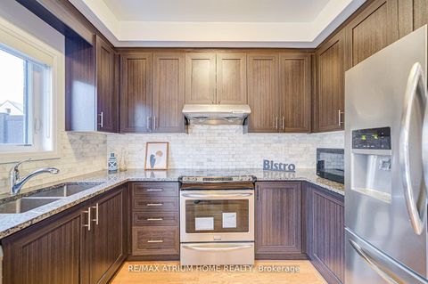 Photo 14 at 252B Finch Avenue E, Newtonbrook East, Toronto