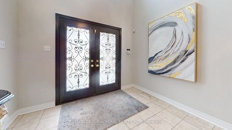 Photo 3 at 33 Calista Street, Vellore Village, Vaughan