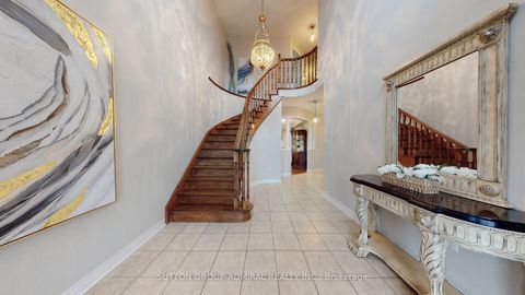 Photo 5 at 33 Calista Street, Vellore Village, Vaughan