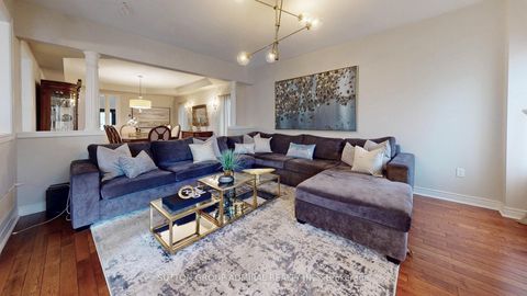 Photo 7 at 33 Calista Street, Vellore Village, Vaughan