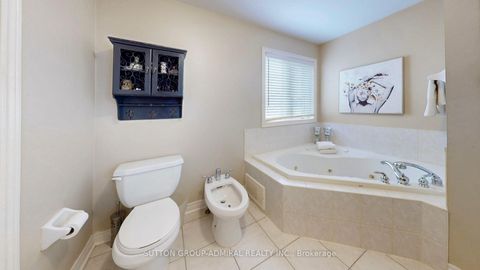 Photo 26 at 33 Calista Street, Vellore Village, Vaughan