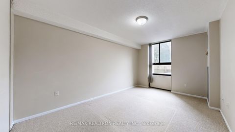 Photo 10 at 212 - 350 Seneca Hill Drive, Don Valley Village, Toronto