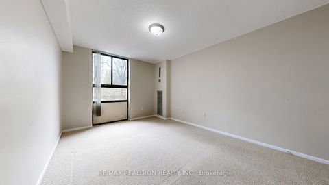 Photo 11 at 212 - 350 Seneca Hill Drive, Don Valley Village, Toronto